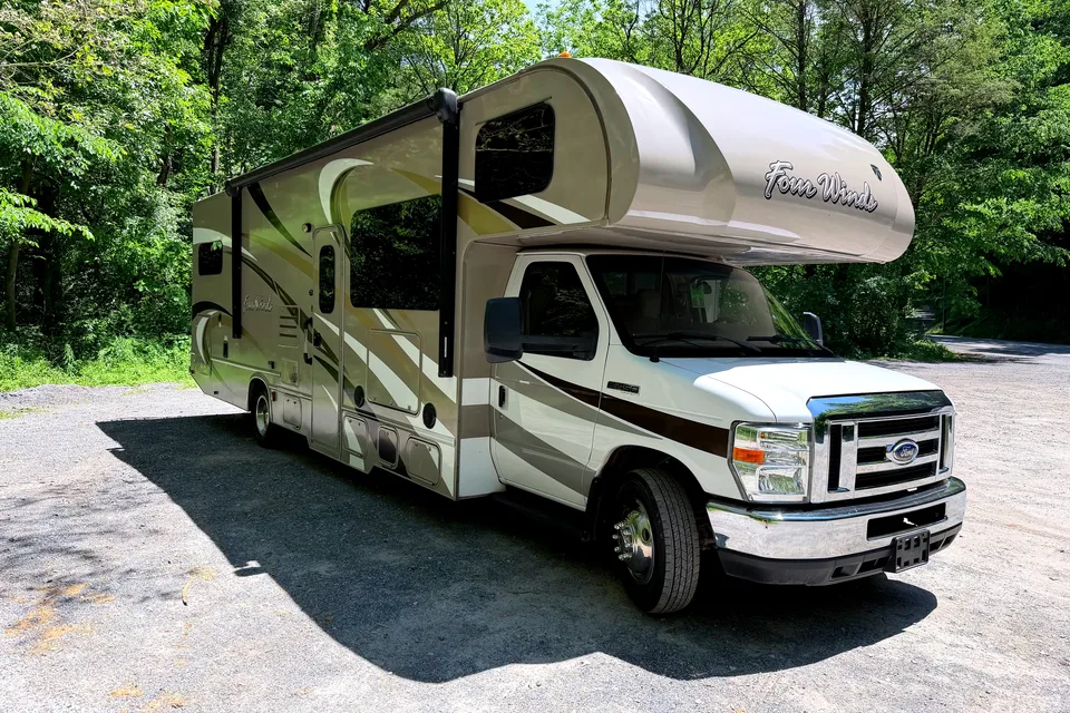 Rental photo Thor Four Winds 31E – Ultimate Family & Off-Grid Adventure RV