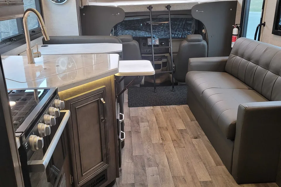 Jay & G's Jayco Prestige Class C