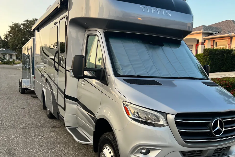James's Tiffin Motorhomes Wayfarer Class C