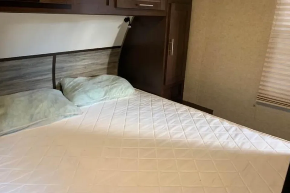 Jessica's Grey wolf  Trailer with double bunk, 1 slide
