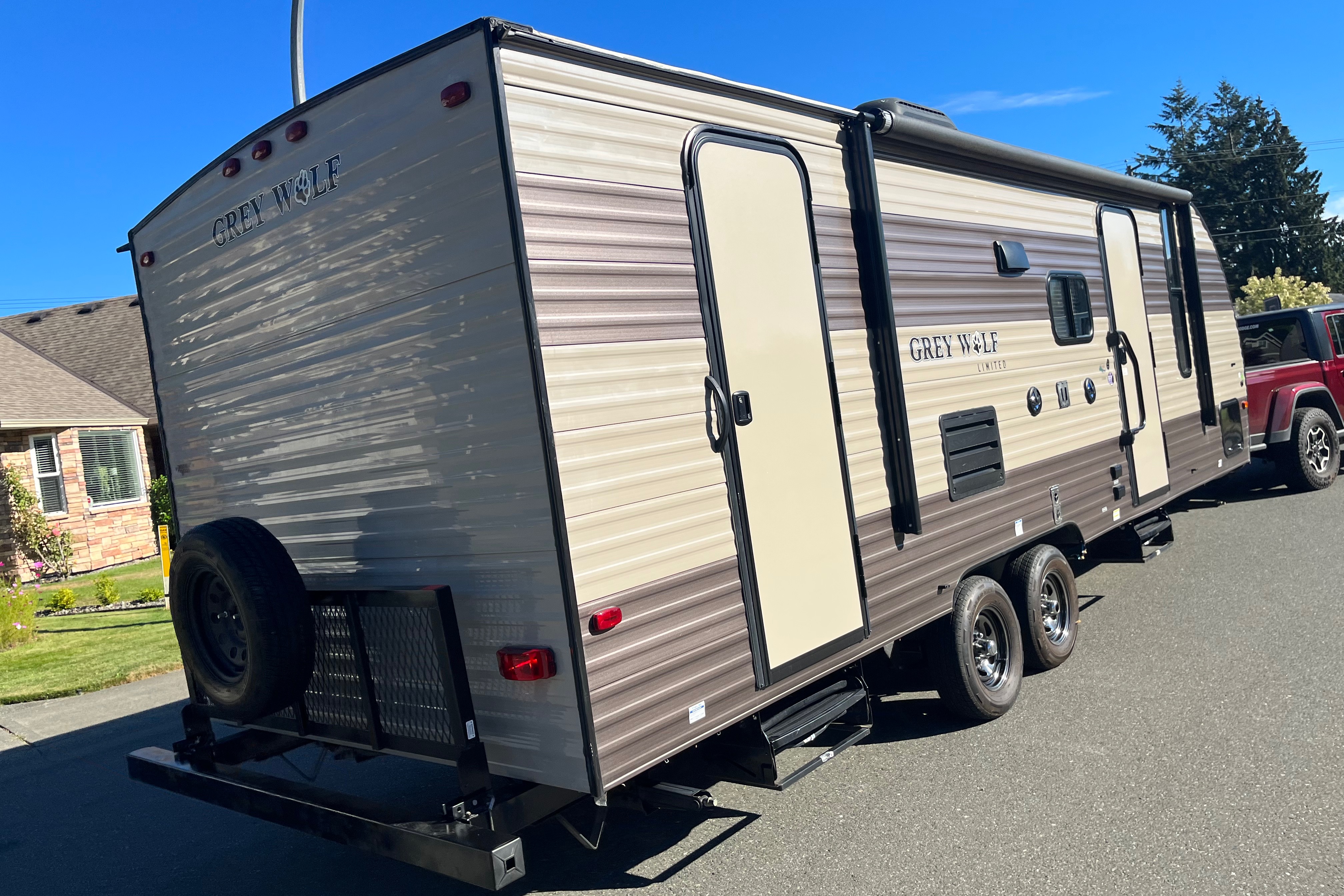 Jessica's Grey wolf  Trailer with double bunk, 1 slide