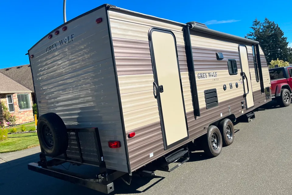 Jessica's Grey wolf  Trailer with double bunk, 1 slide