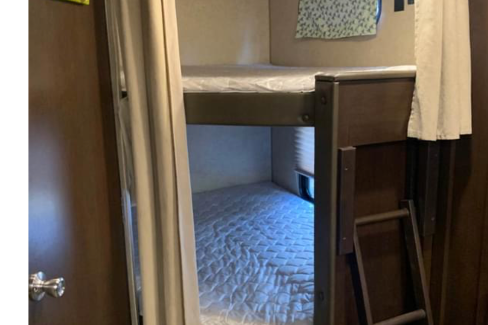 Jessica's Grey wolf  Trailer with double bunk, 1 slide