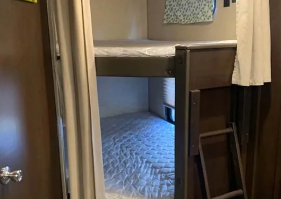 Jessica's Grey wolf Trailer with double bunk, 1 slide