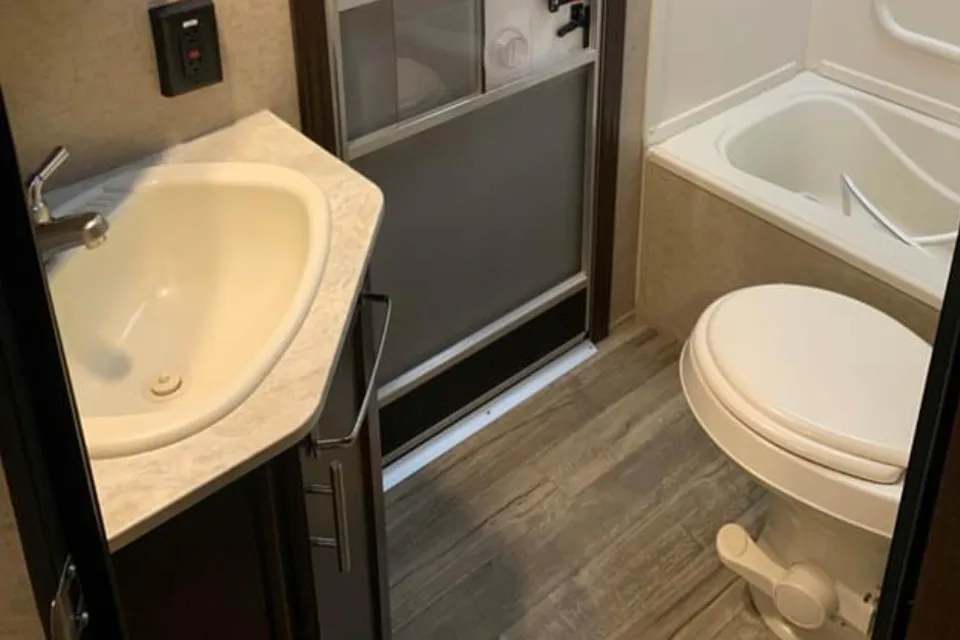 Jessica's Grey wolf  Trailer with double bunk, 1 slide