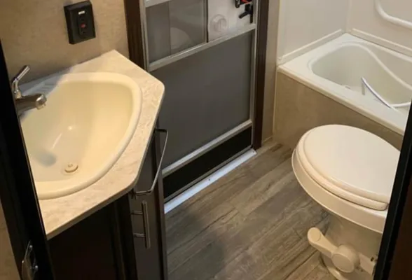 Jessica's Grey wolf Trailer with double bunk, 1 slide
