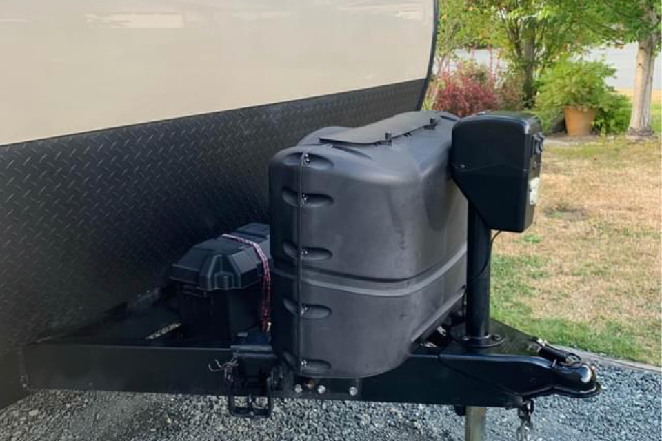 Jessica's Grey wolf  Trailer with double bunk, 1 slide