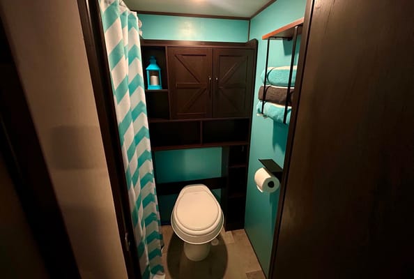The Cozy Coleman 17b
