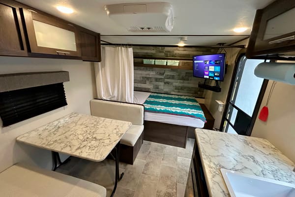 The Cozy Coleman 17b