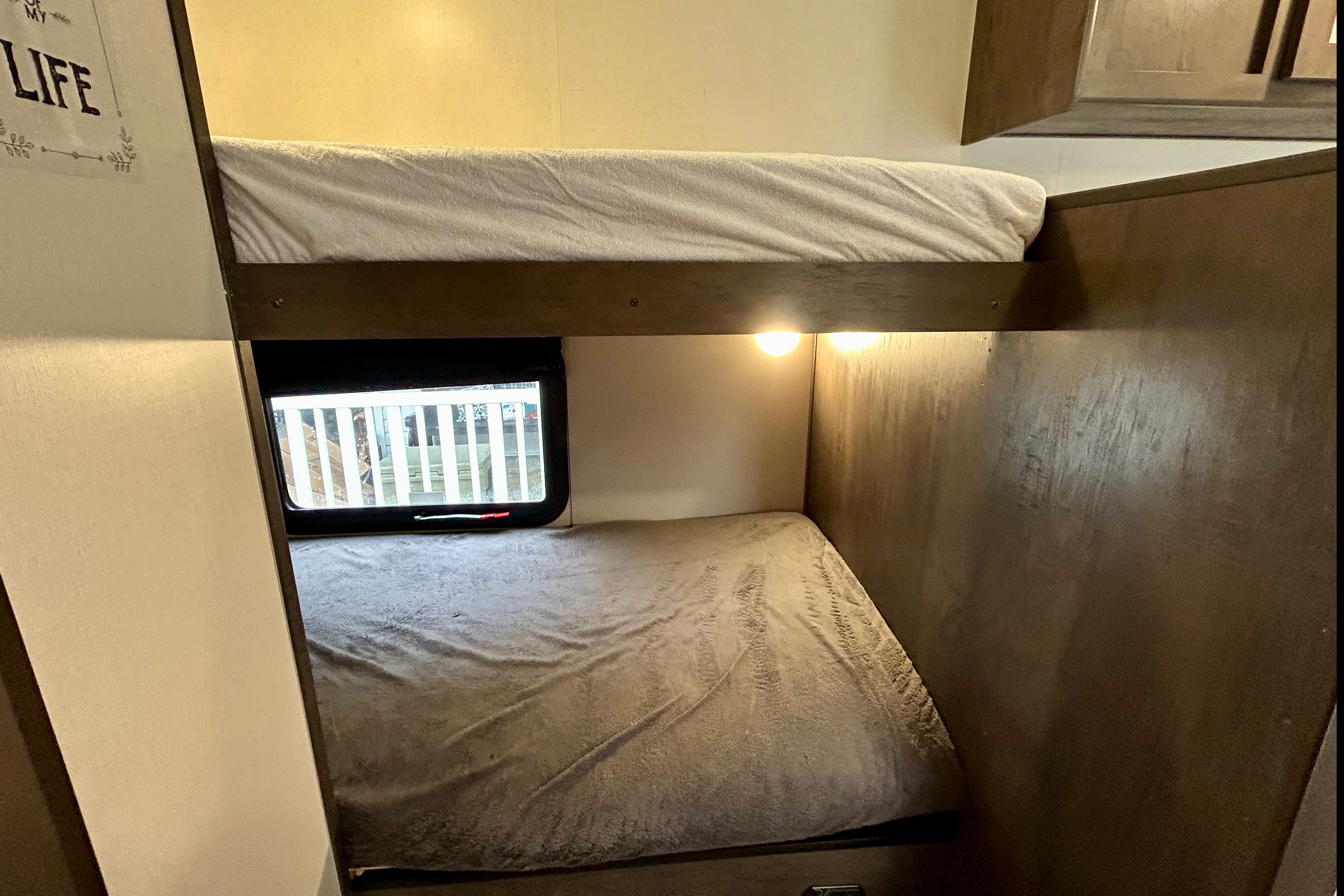The Cozy Coleman 17b