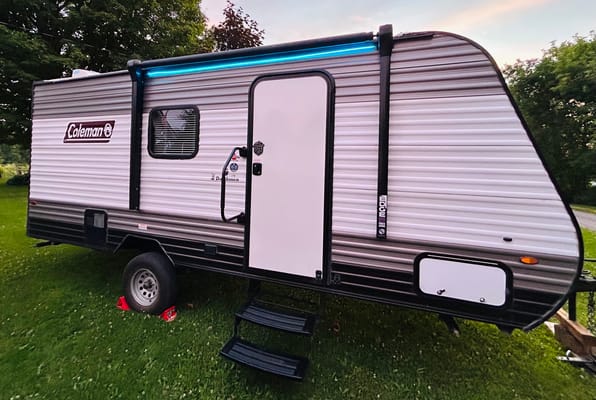 The Cozy Coleman 17b