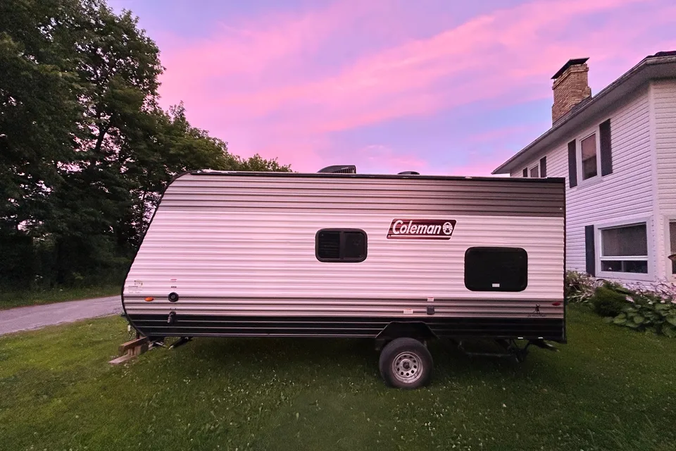 The Cozy Coleman 17b