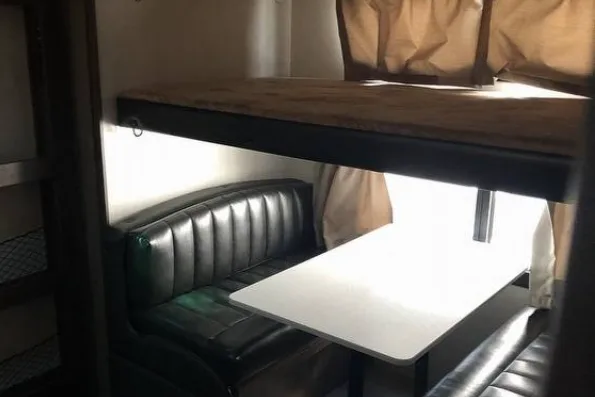 Bunkhouse!Sleeps 10, Spacious,Pet Friendly,Island