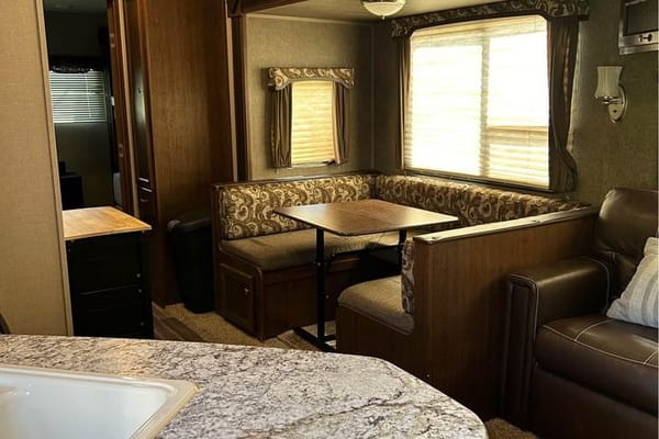Kyla's Keystone 308BHDS Fifth Wheel