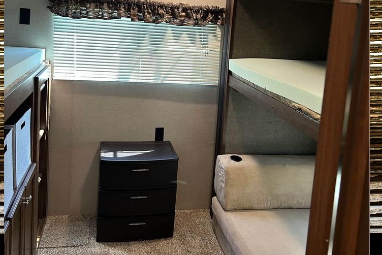 Kyla's Keystone 308BHDS Fifth Wheel