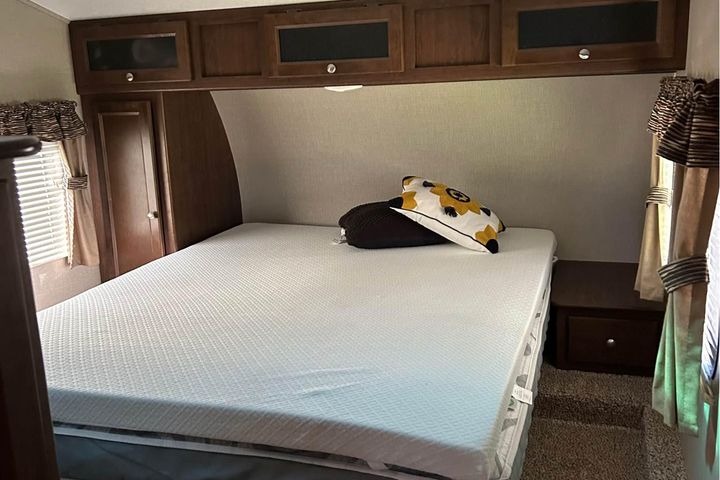 Kyla's Keystone 308BHDS Fifth Wheel
