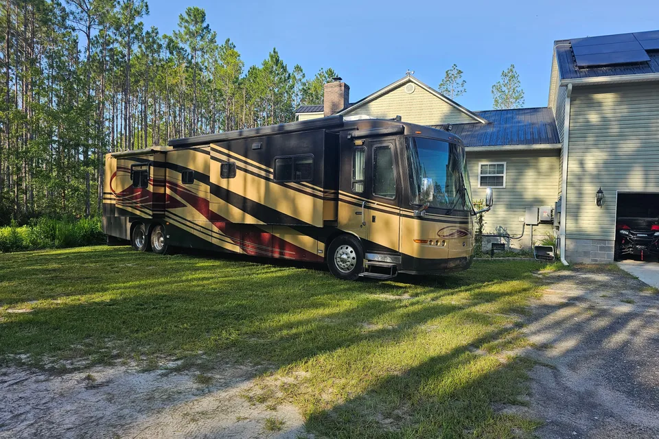 Chad's Travel Supreme 45DS Select Class A