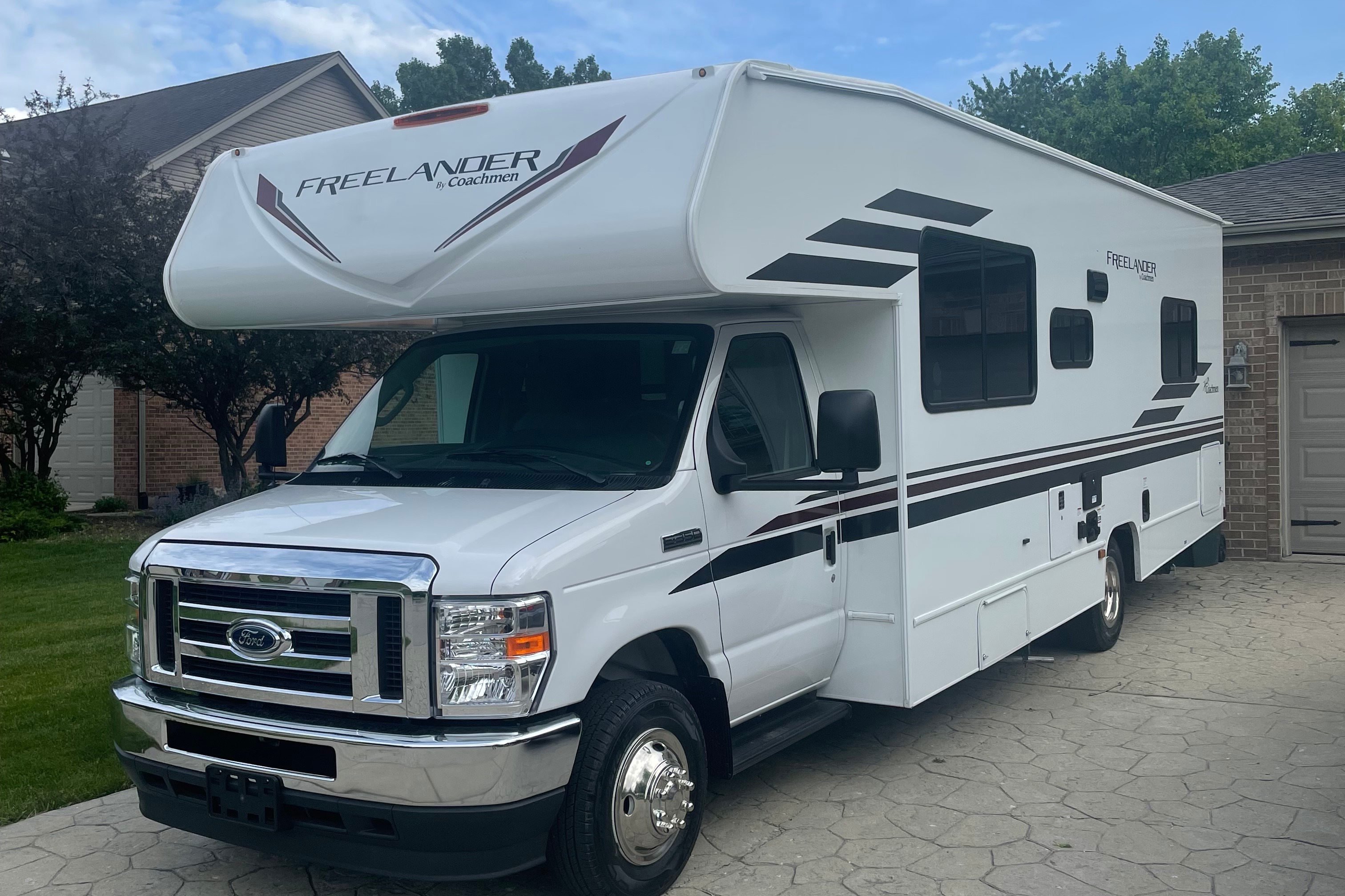 "The Real Deal" Coachmen Freelander 27qb Class C