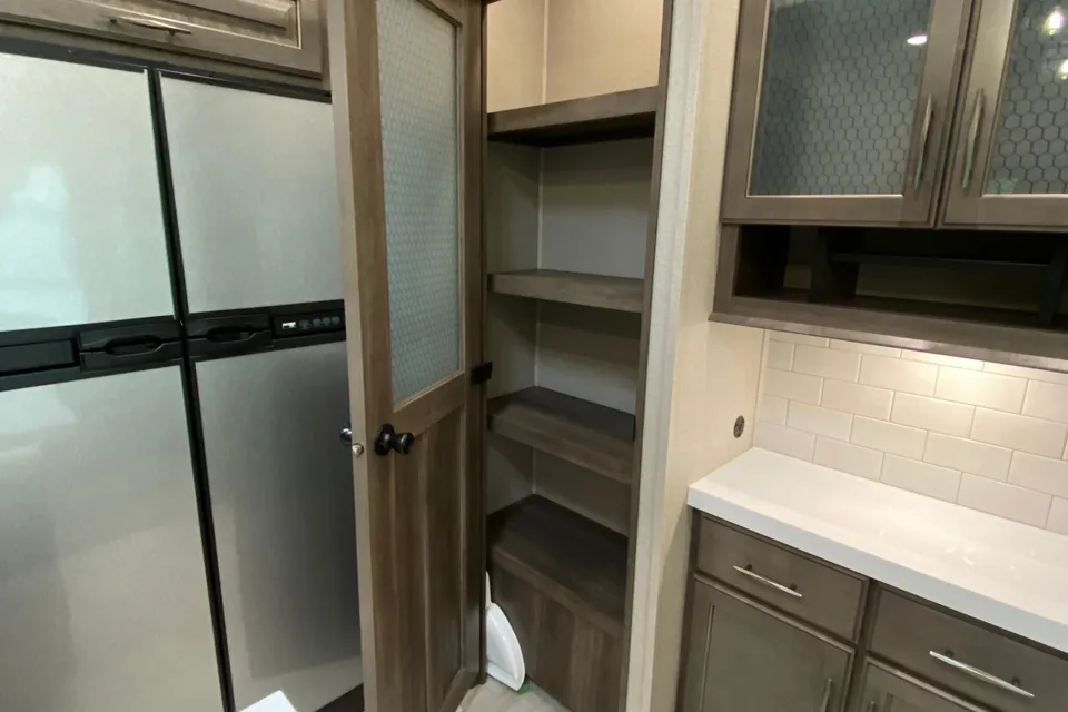 Scott's Solitude S-Class 3740BH Fifth Wheel