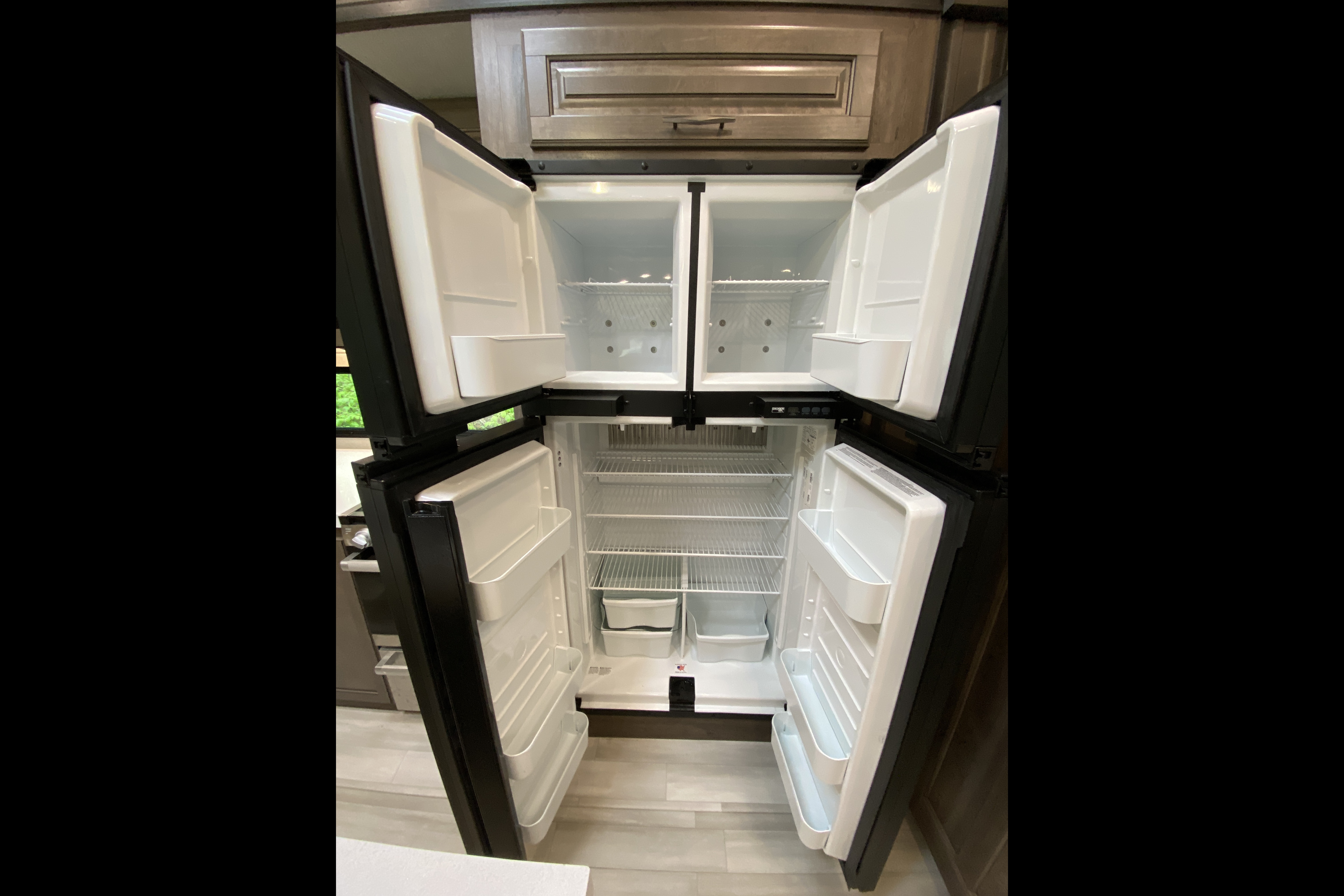 Scott's Solitude S-Class 3740BH Fifth Wheel