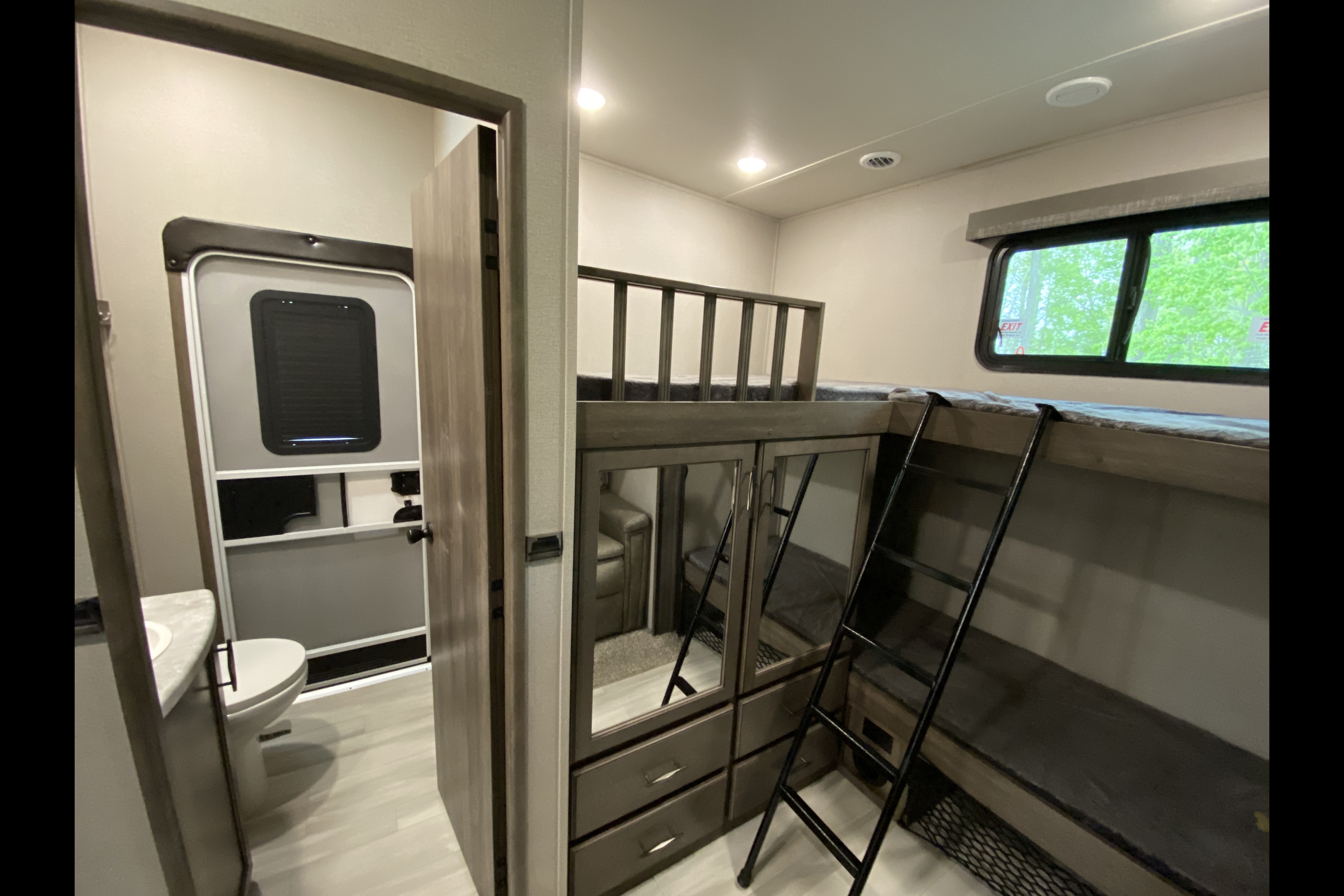 Scott's Solitude S-Class 3740BH Fifth Wheel