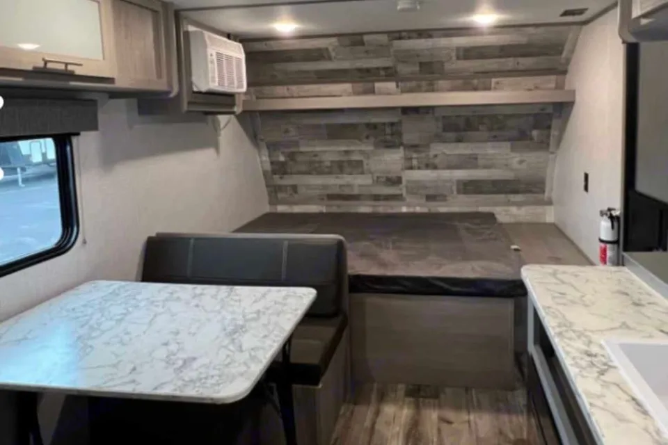 2023 Coleman Lantern Travel Trailer