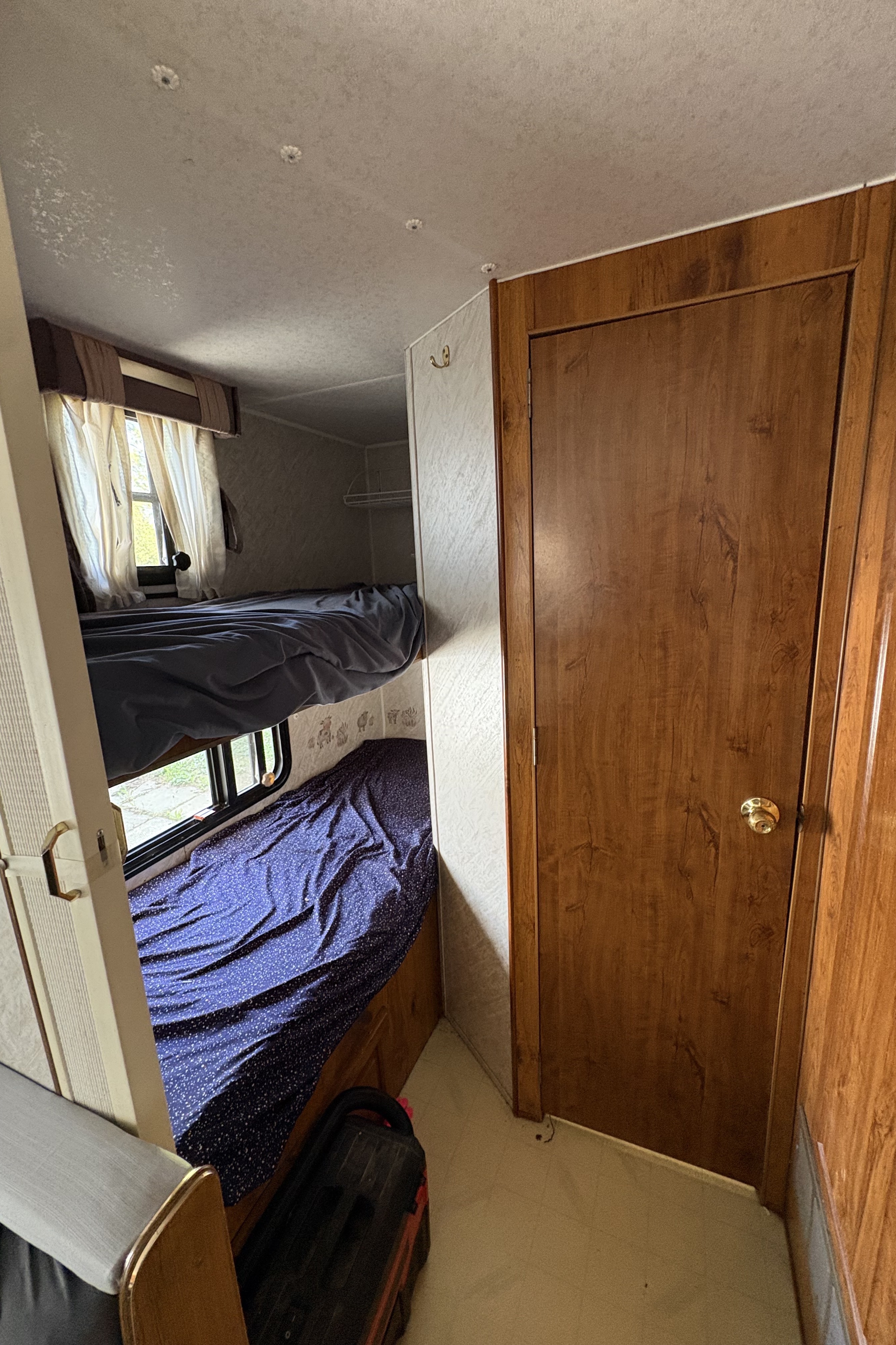 Aljo Skyline Family Travel Trailer