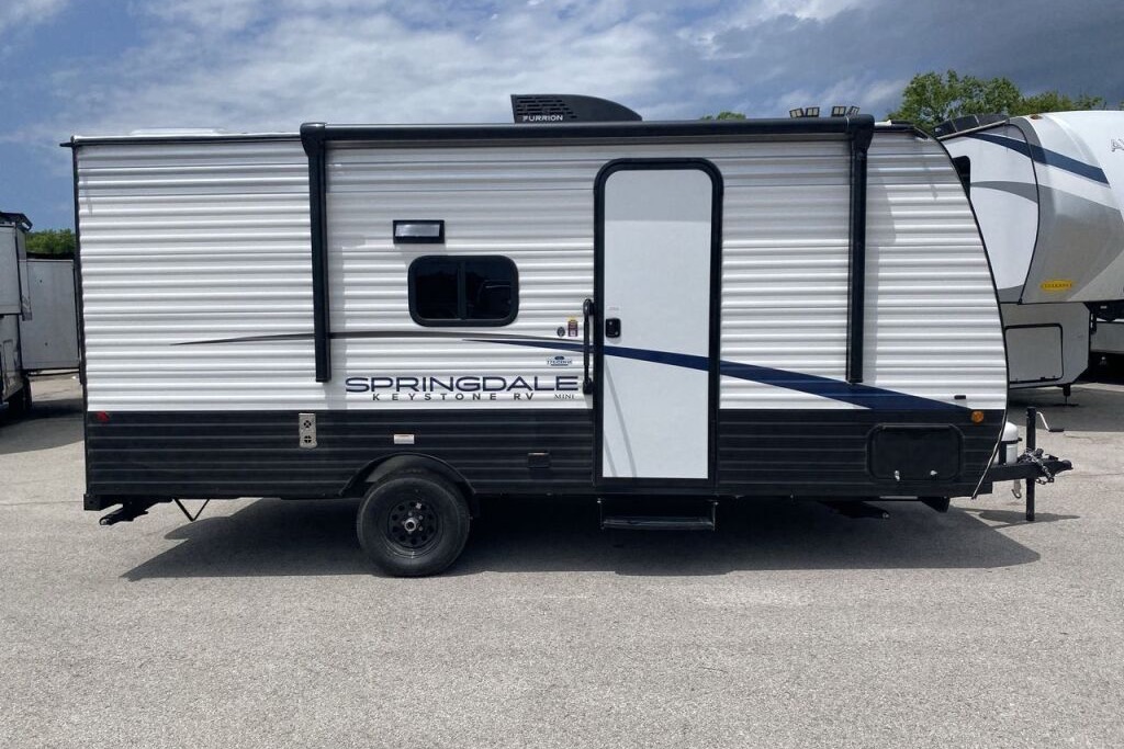Justin's Keystone Springdale 1760BH Travel Trailer