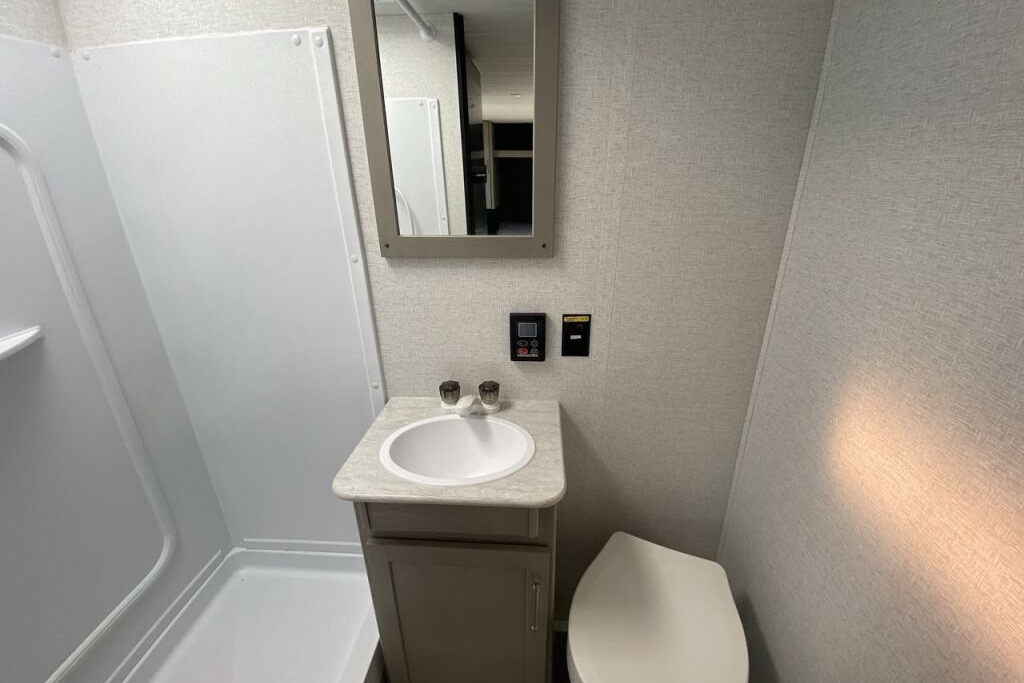 Justin's Keystone Springdale 1760BH Travel Trailer