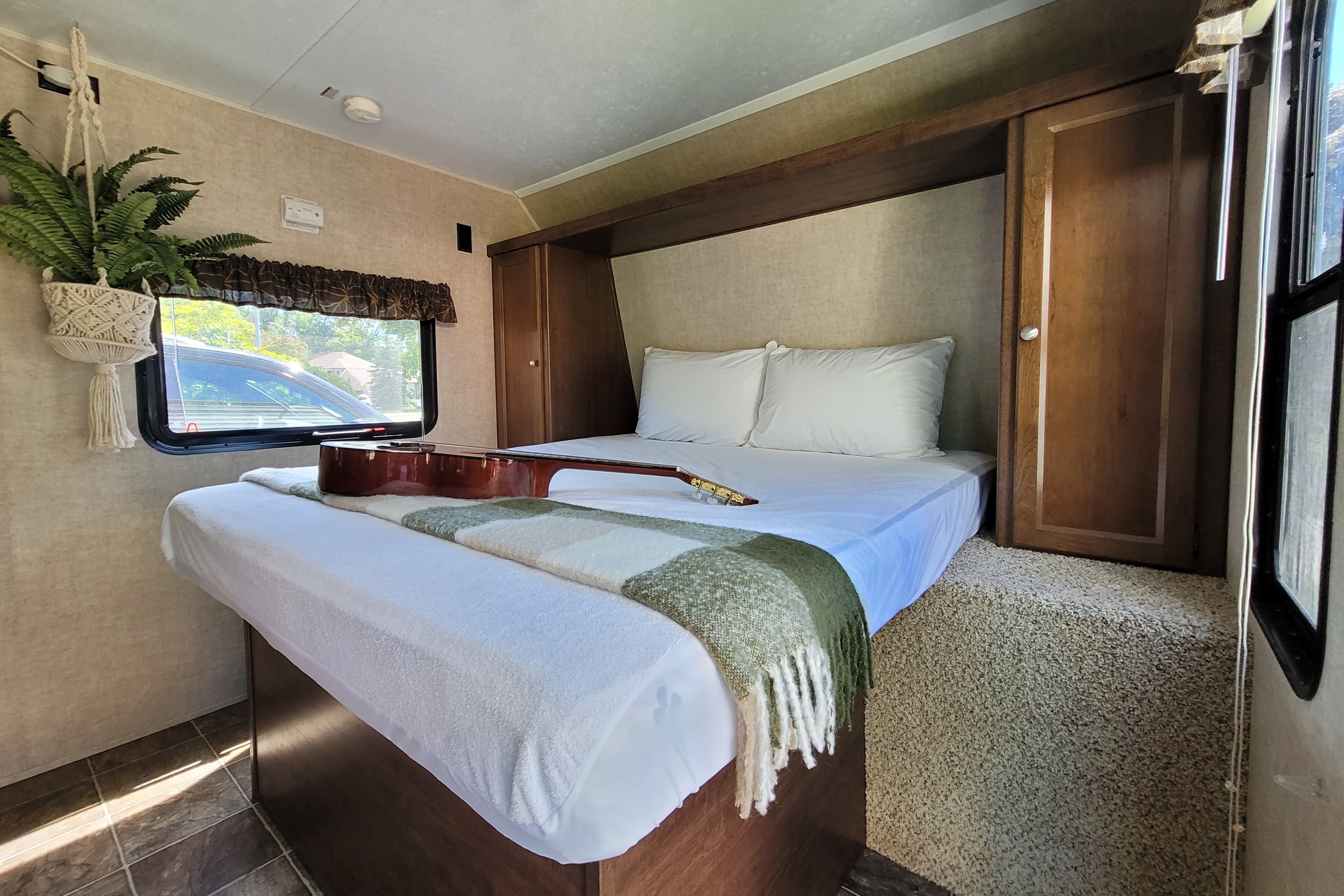 The Fern - VERY CLEAN, Couple's Coach #happytrailsawait