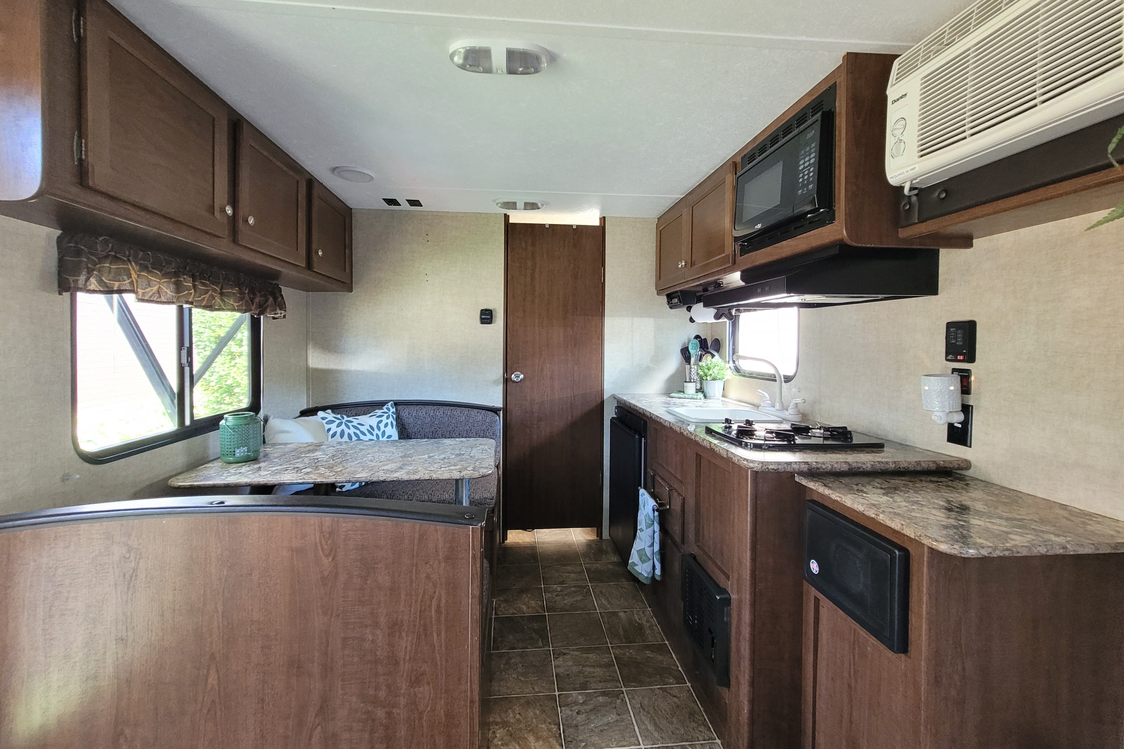 The Fern - VERY CLEAN, Couple's Coach #happytrailsawait