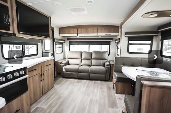 H-Bee Grand Design Imagine 2500RL Travel Trailer