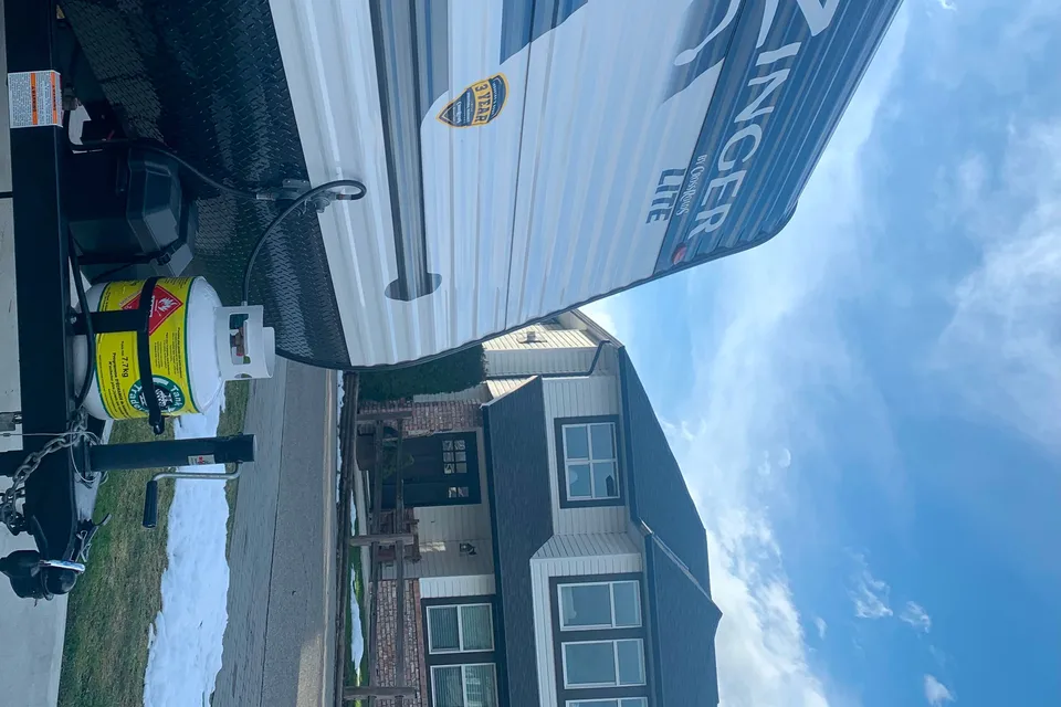 Bailey's Zinger Lite  18BH Travel Trailer