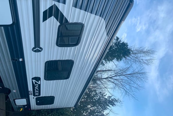 Bailey's Zinger Lite 18BH Travel Trailer