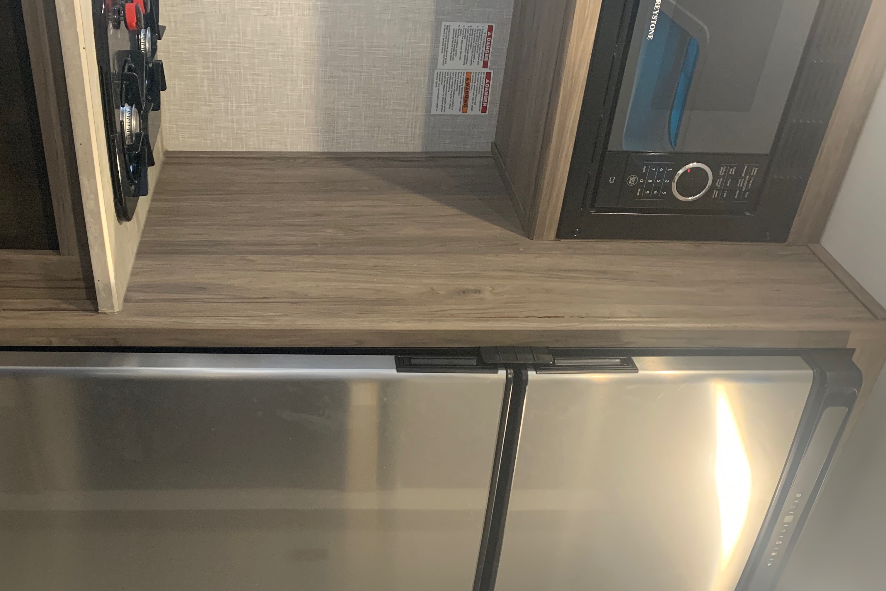 Bailey's Zinger Lite  18BH Travel Trailer