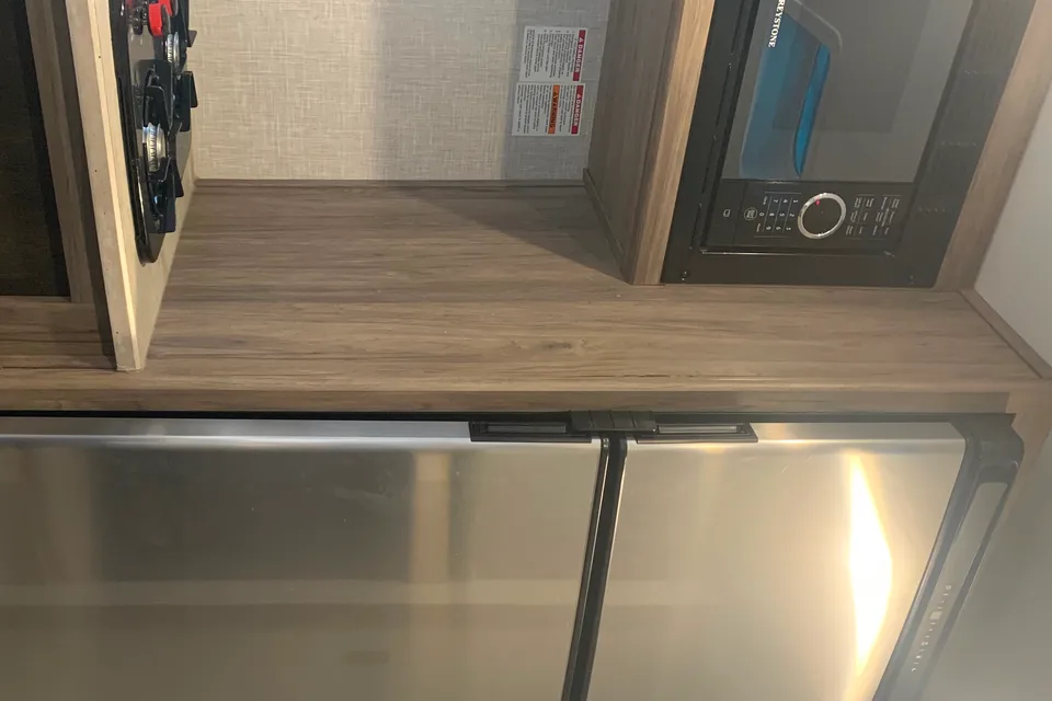 Bailey's Zinger Lite  18BH Travel Trailer