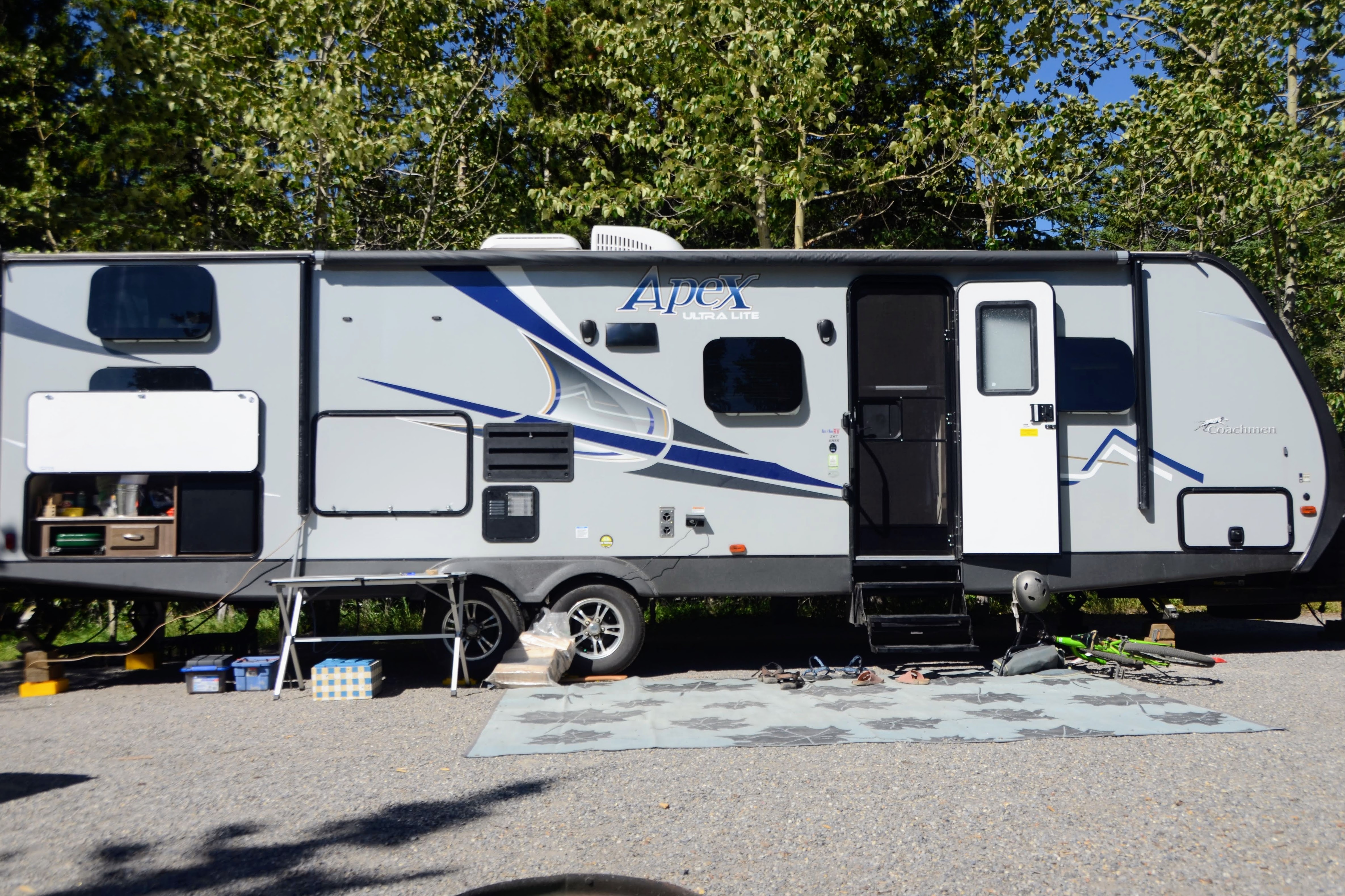 2019 Spacious APEX Bunkhouse