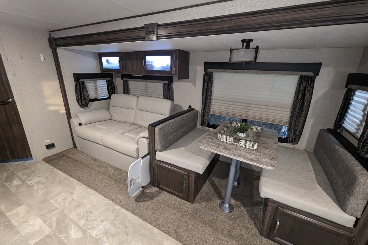 2019 Spacious APEX Bunkhouse