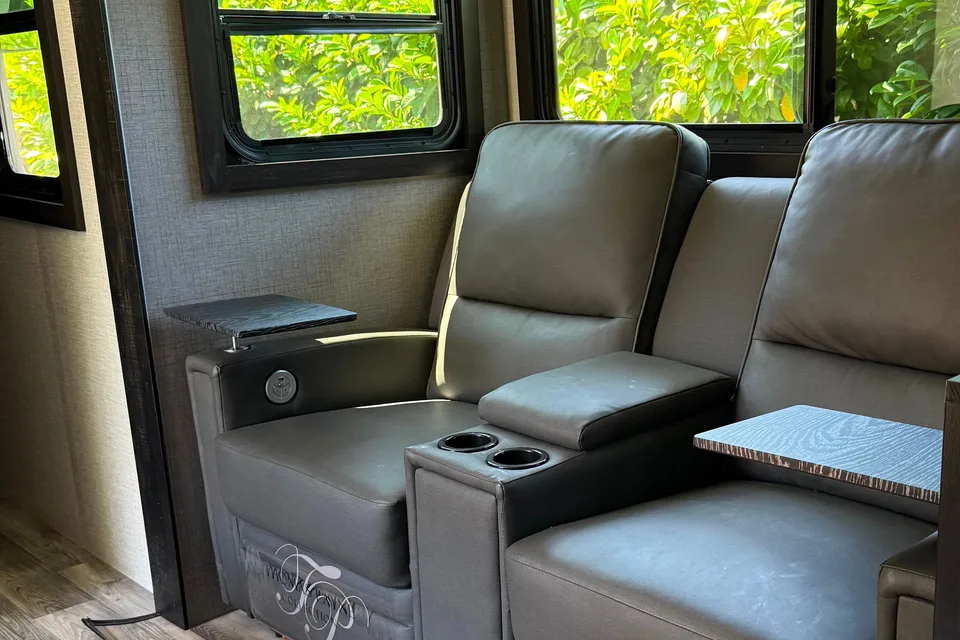 Jonathan's Starcraft 296bhs Travel Trailer