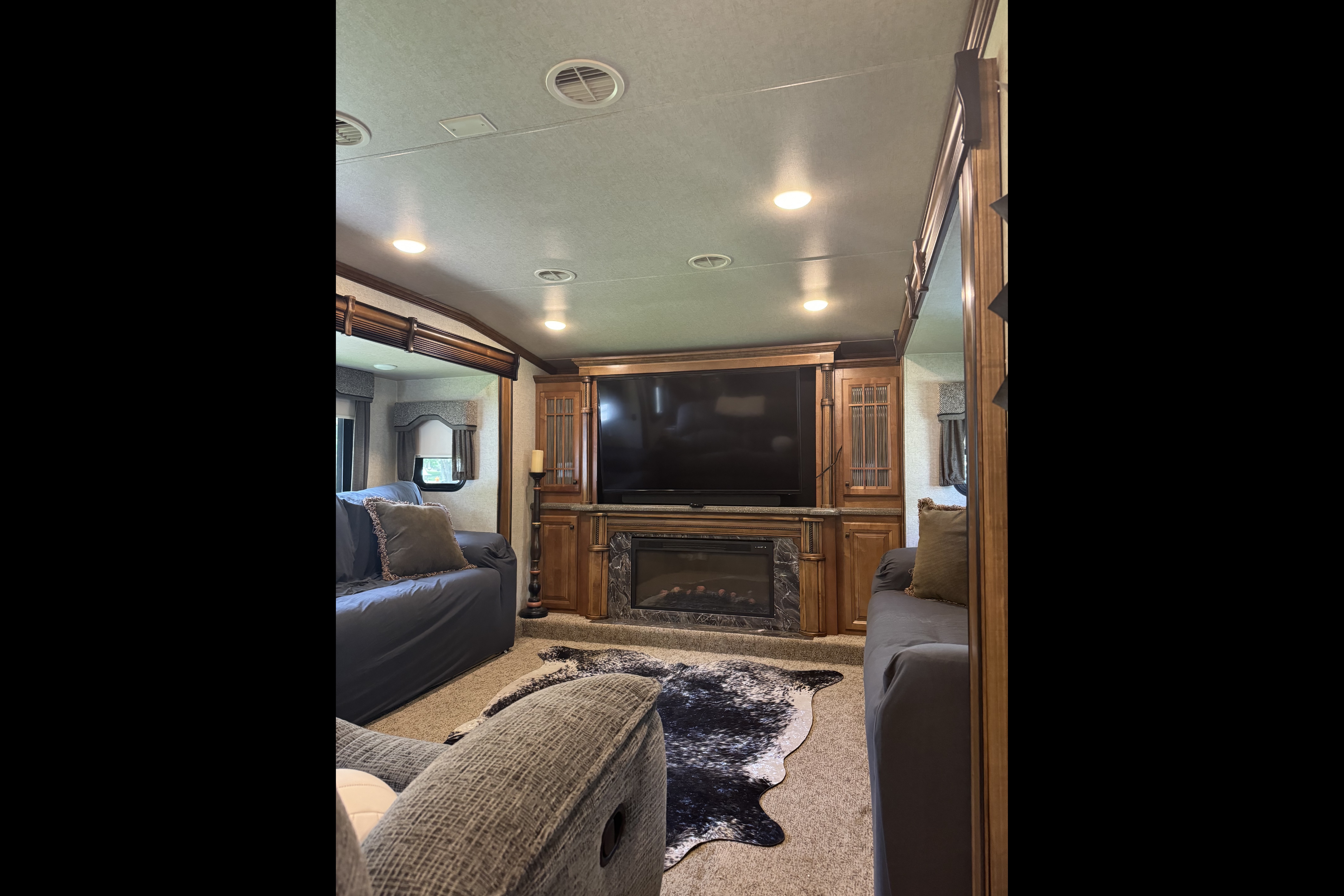 Heartland Big Country 3800FL Fifth Wheel Sleeps 6!