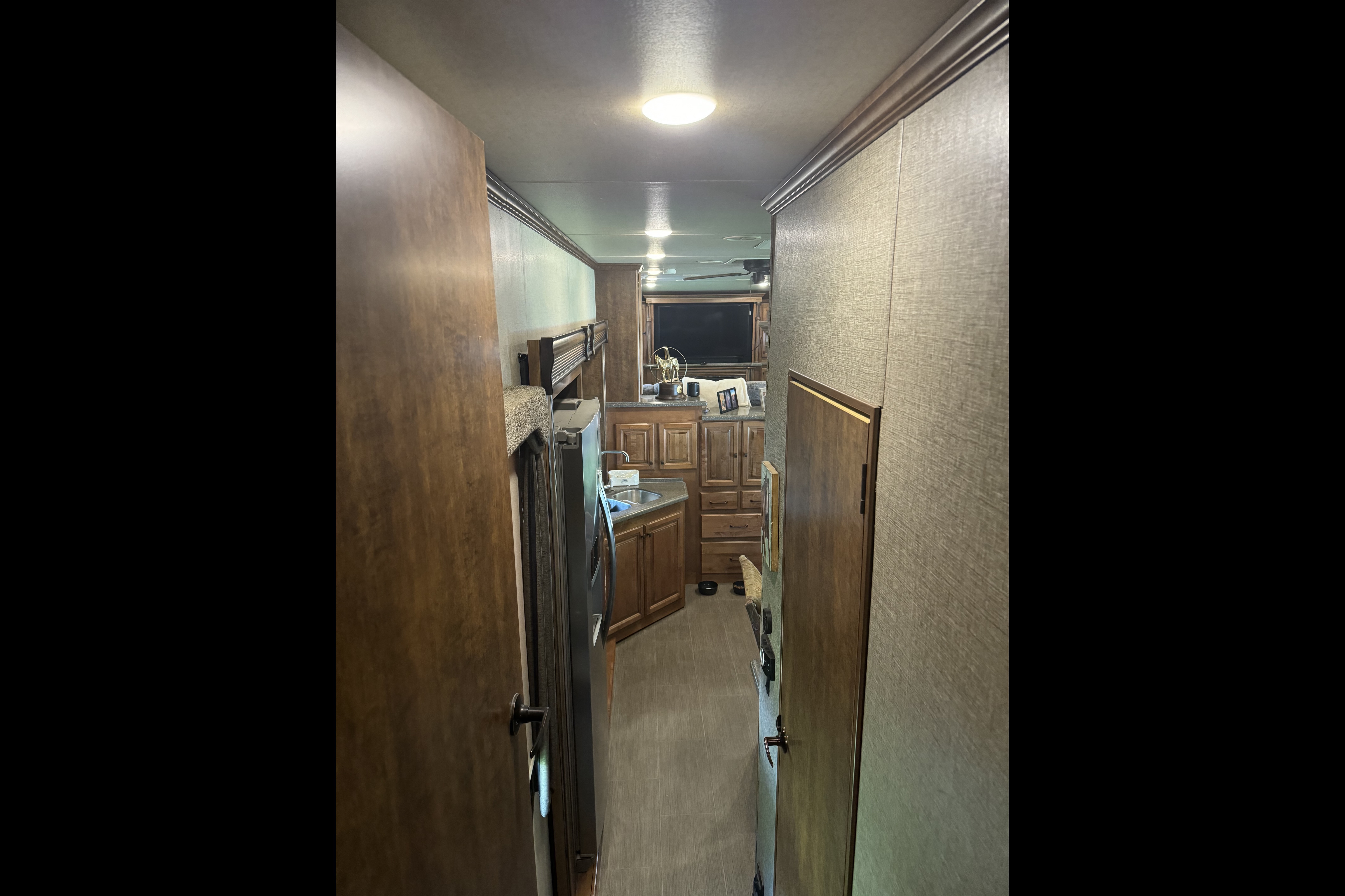 Heartland Big Country 3800FL Fifth Wheel Sleeps 6!