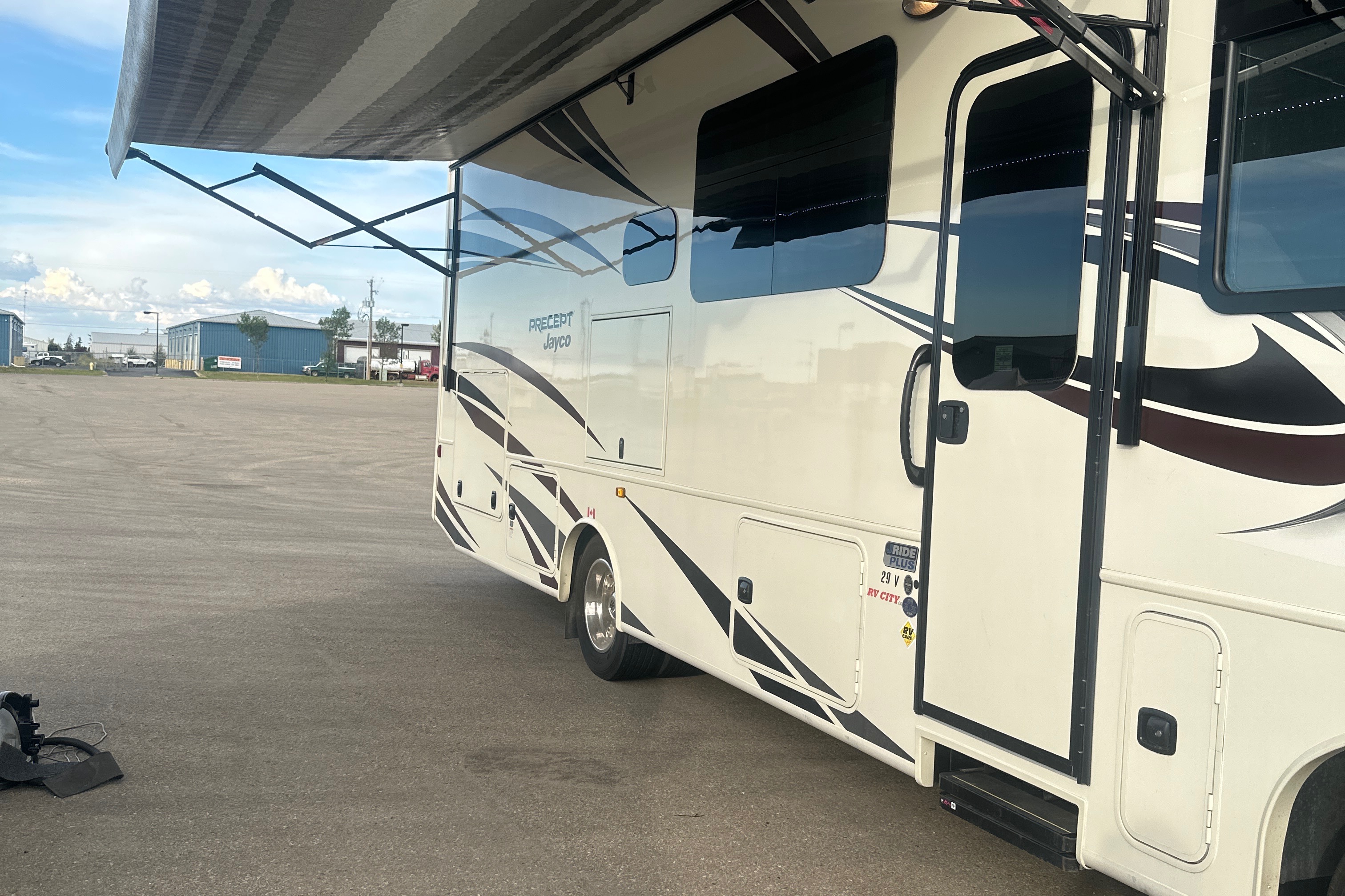 Michael's Jayco Precept 29V Class A