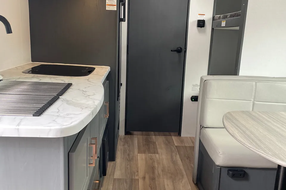 Hotel on Wheels ⭐️⭐️⭐️⭐️ Camping Made Easy