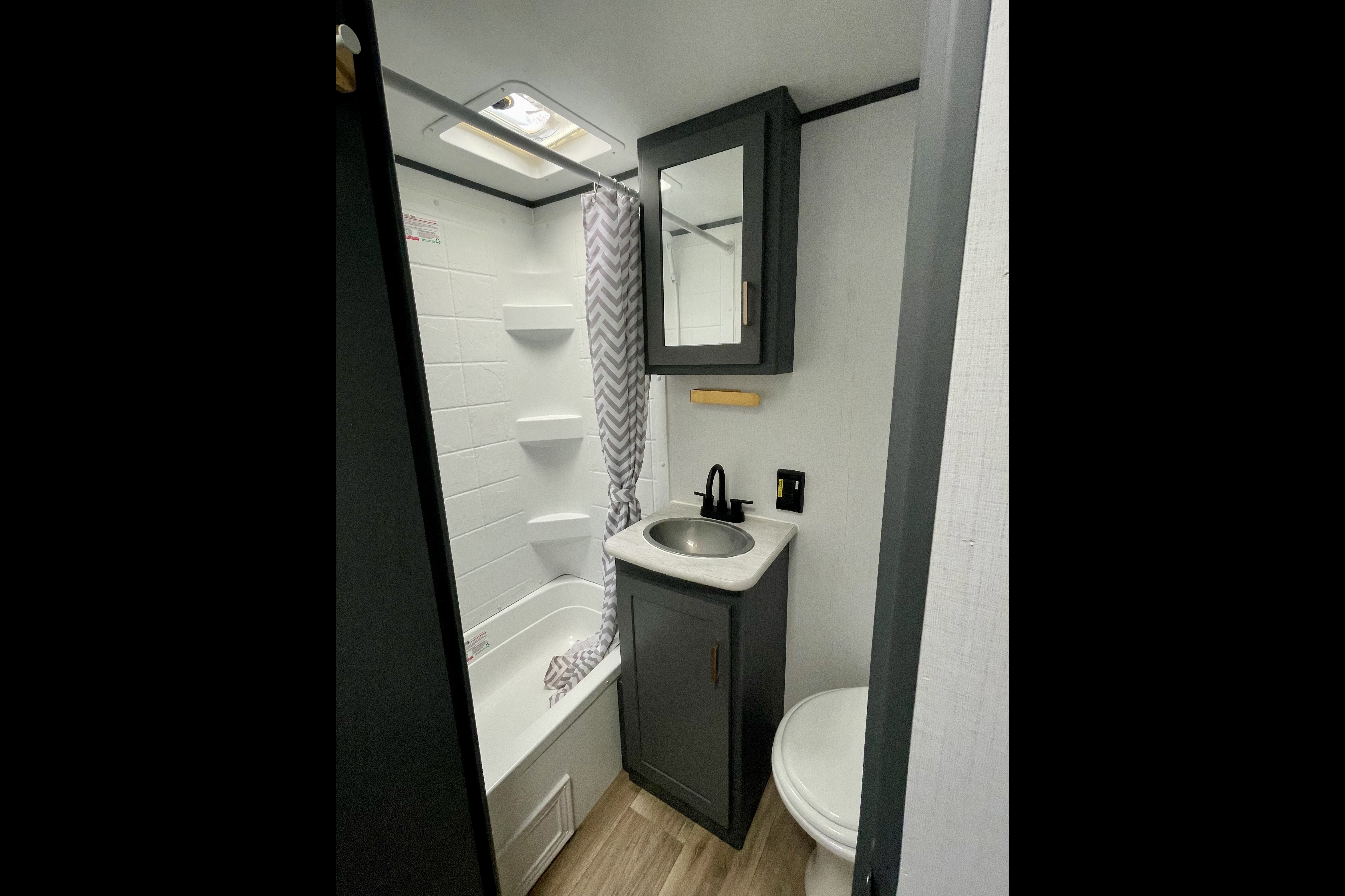Hotel on Wheels ⭐️⭐️⭐️⭐️ Camping Made Easy