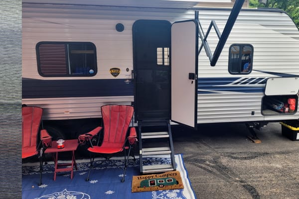 Dean's Crossroads Zinger Travel Trailer