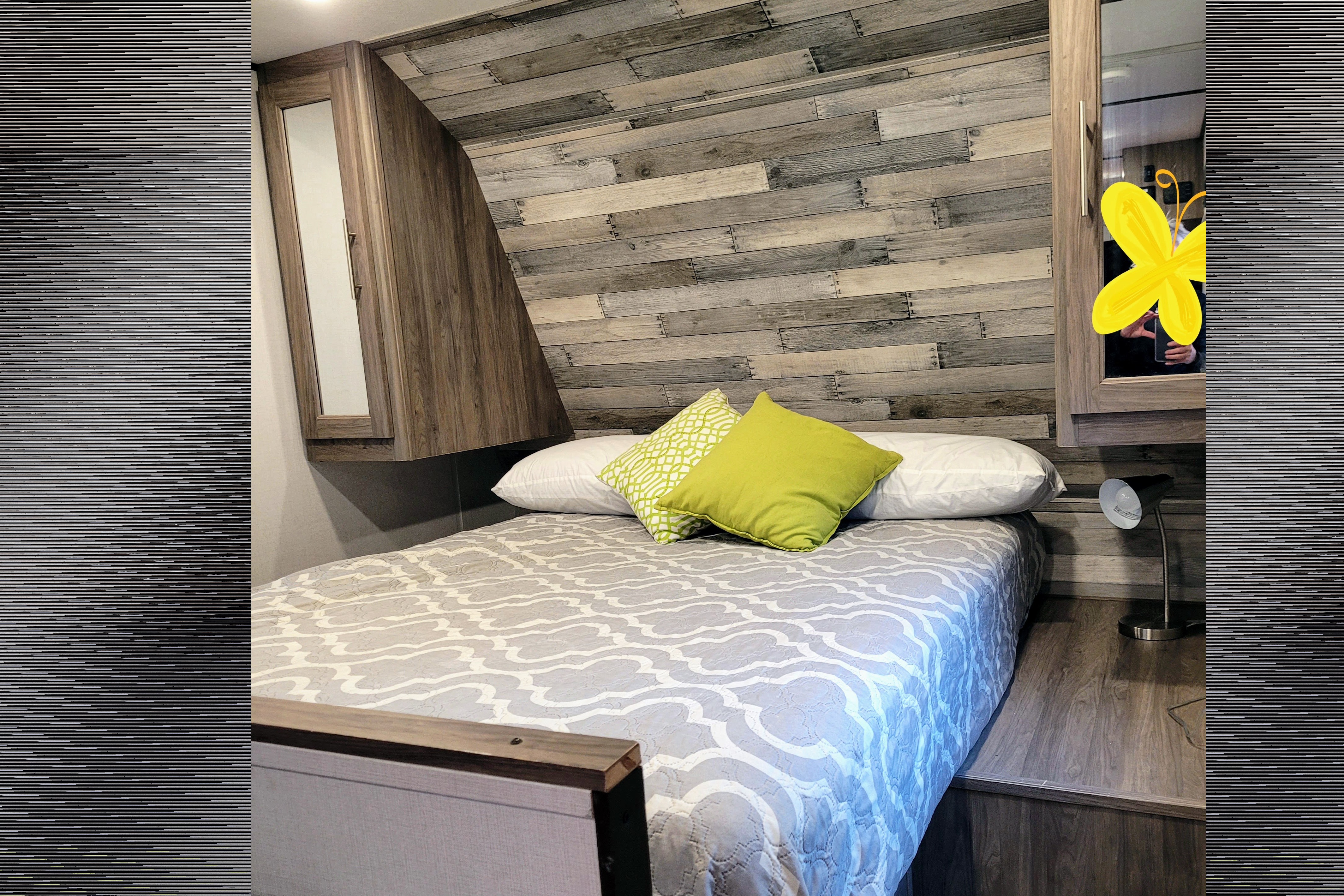 Dean's Crossroads Zinger Travel Trailer