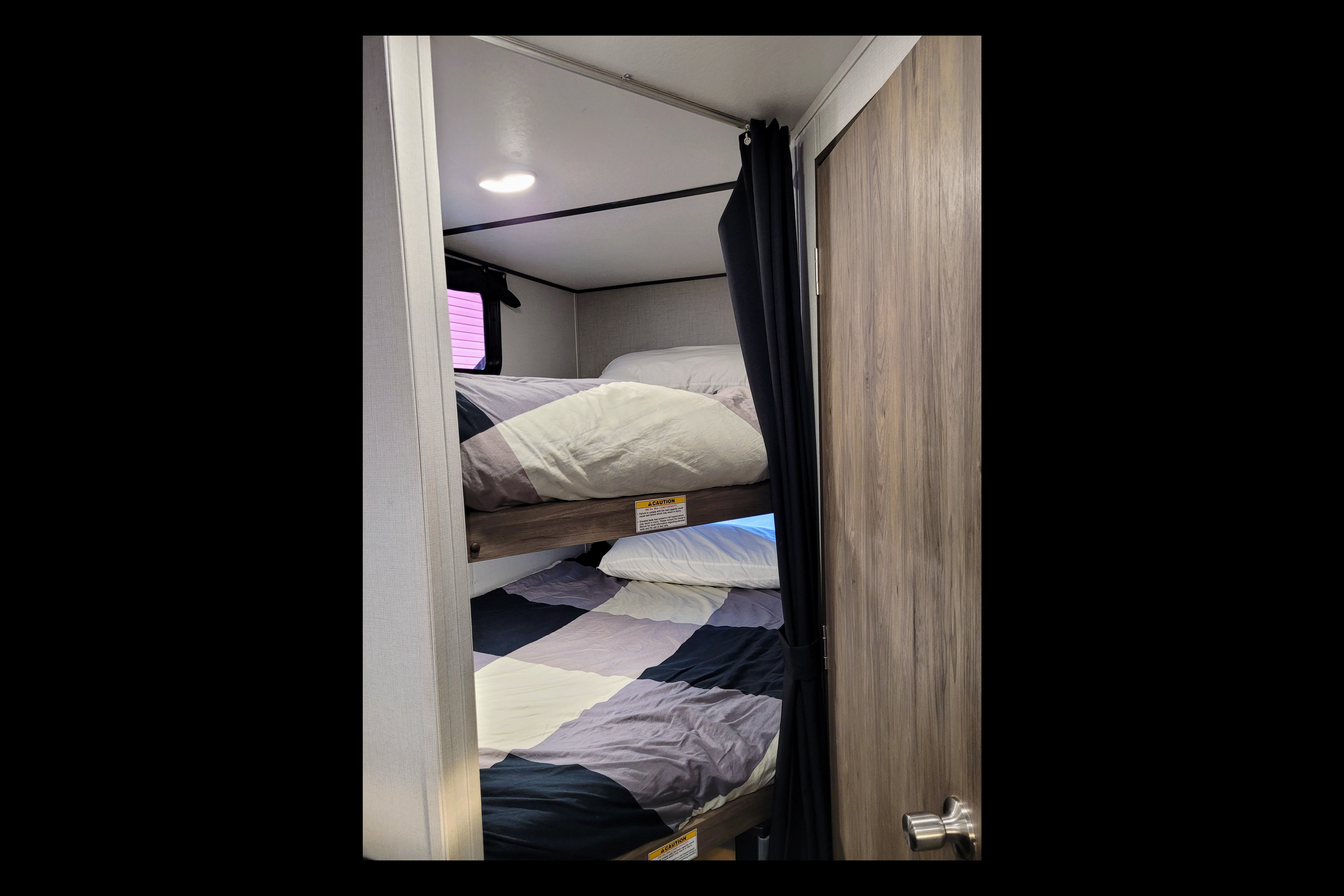 Dean's Crossroads Zinger Travel Trailer