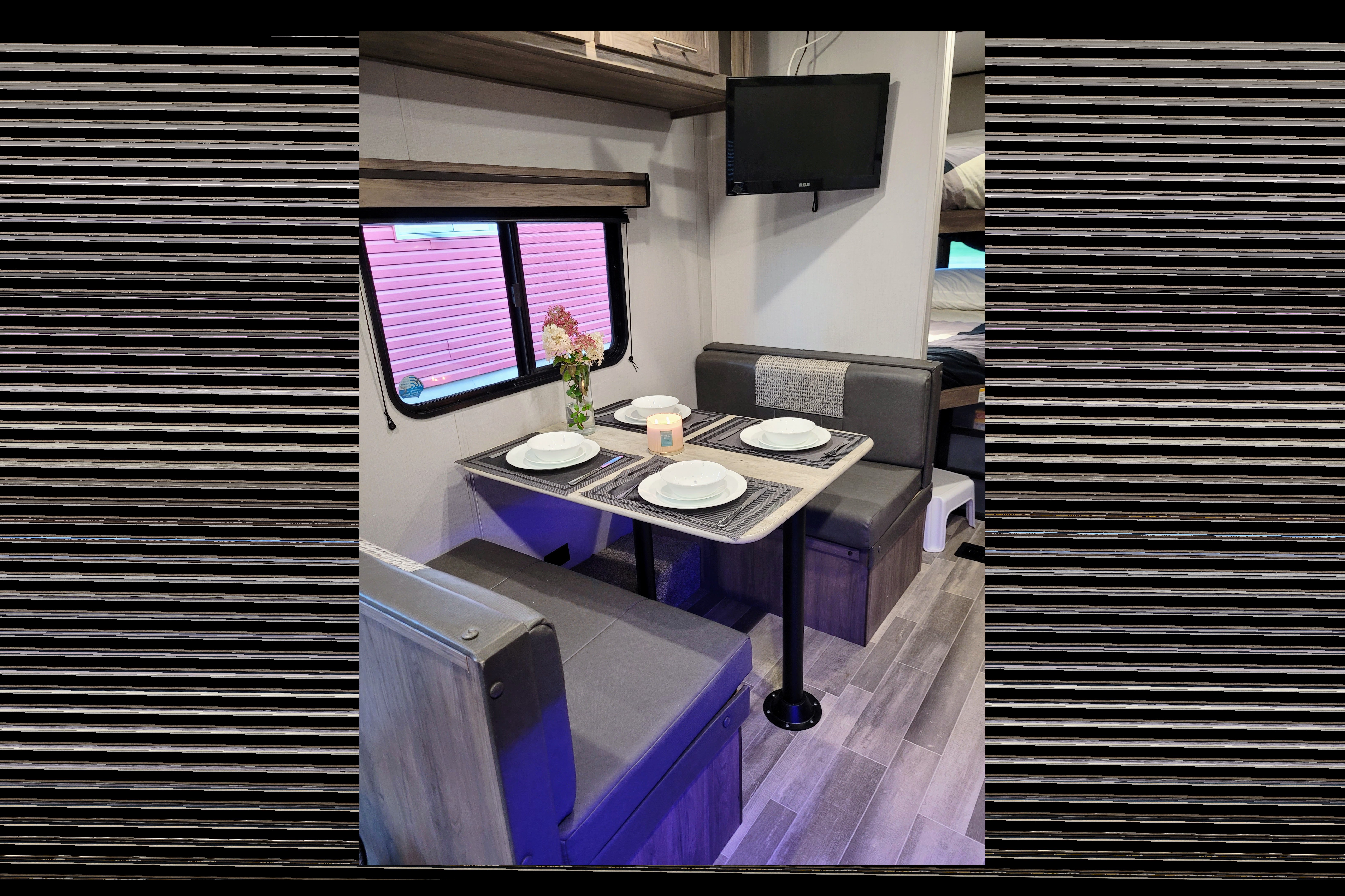 Dean's Crossroads Zinger Travel Trailer
