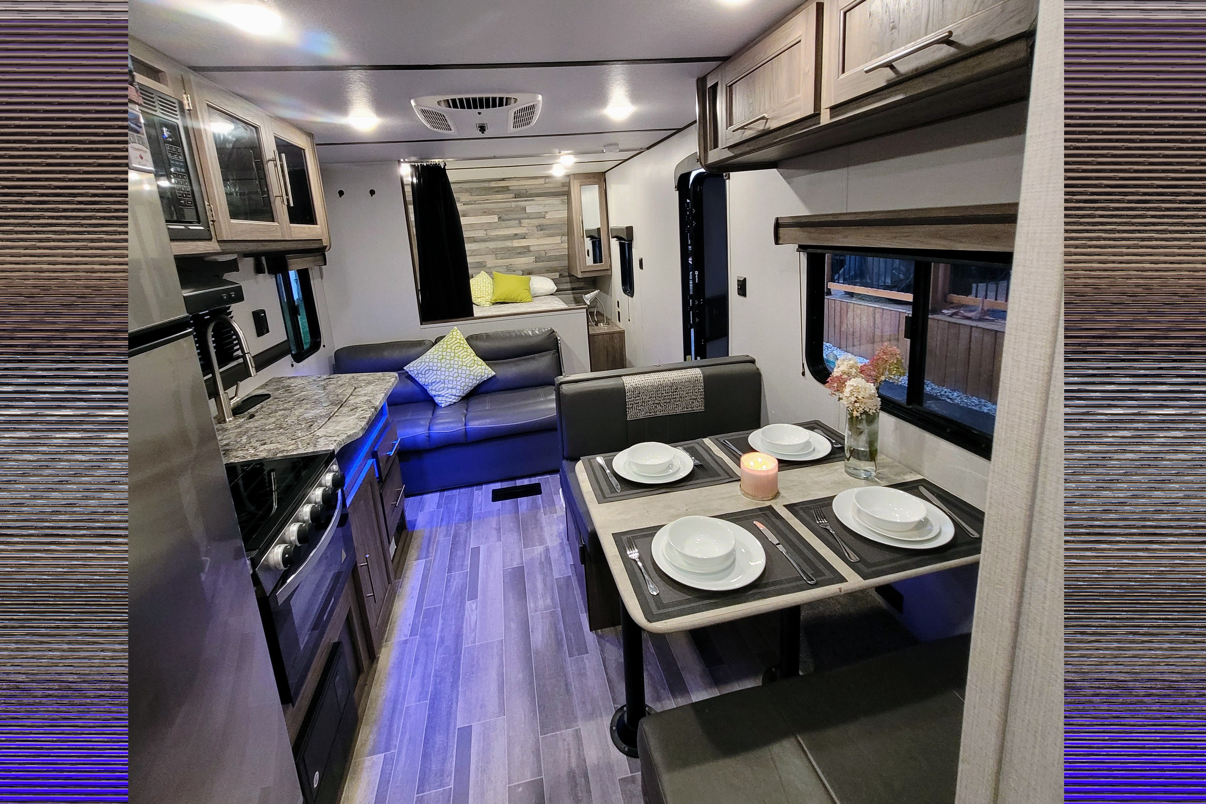 Dean's Crossroads Zinger Travel Trailer