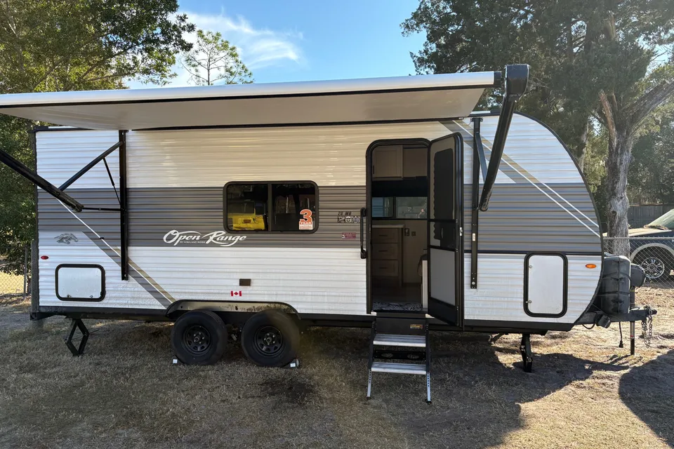 Dave’s Highland Ridge RV 20MB open range travel trailer